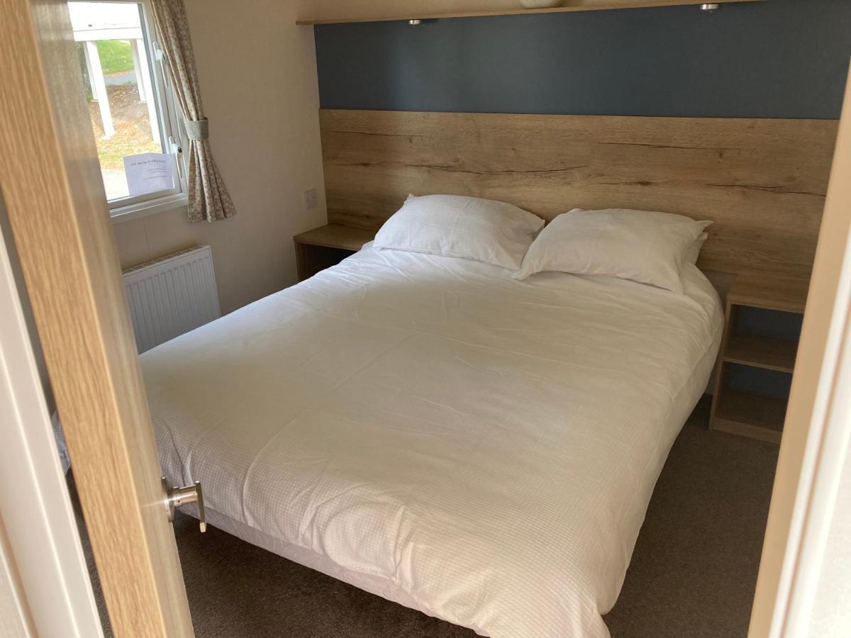 46 Pine Ridge Hotell Poole Exteriör bild